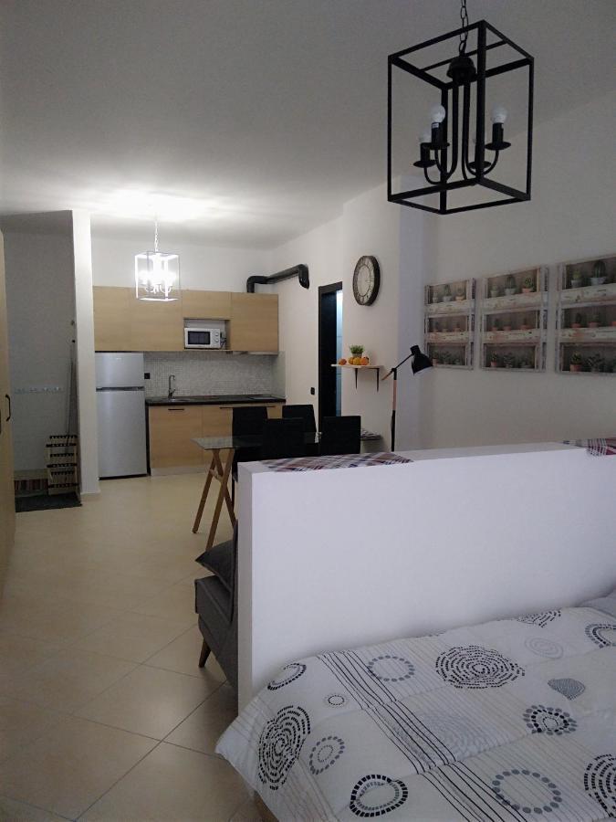 Coastal Apartment Durres Bagian luar foto