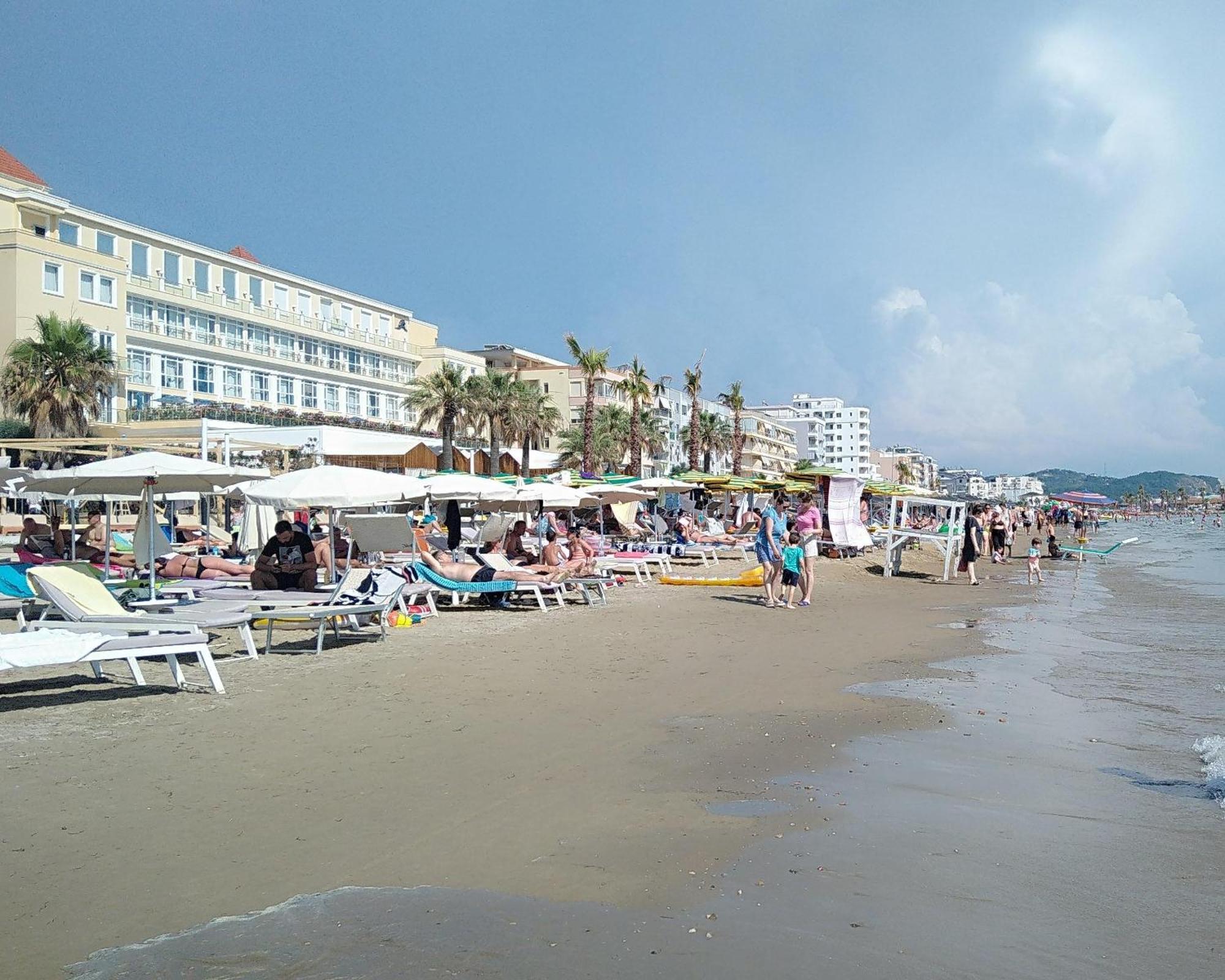 Coastal Apartment Durres Bagian luar foto